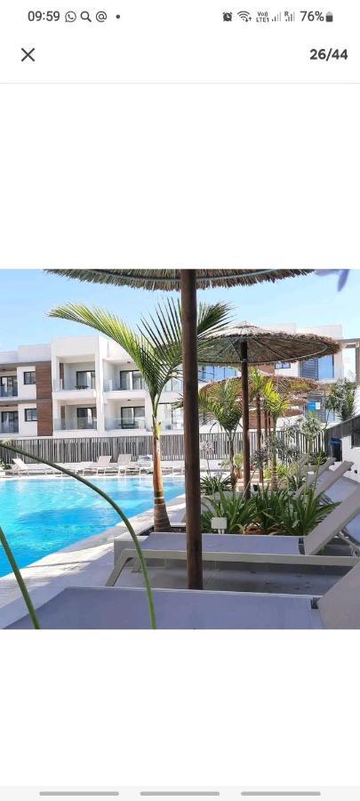 Cosmos Residence Paralimni Exteriör bild